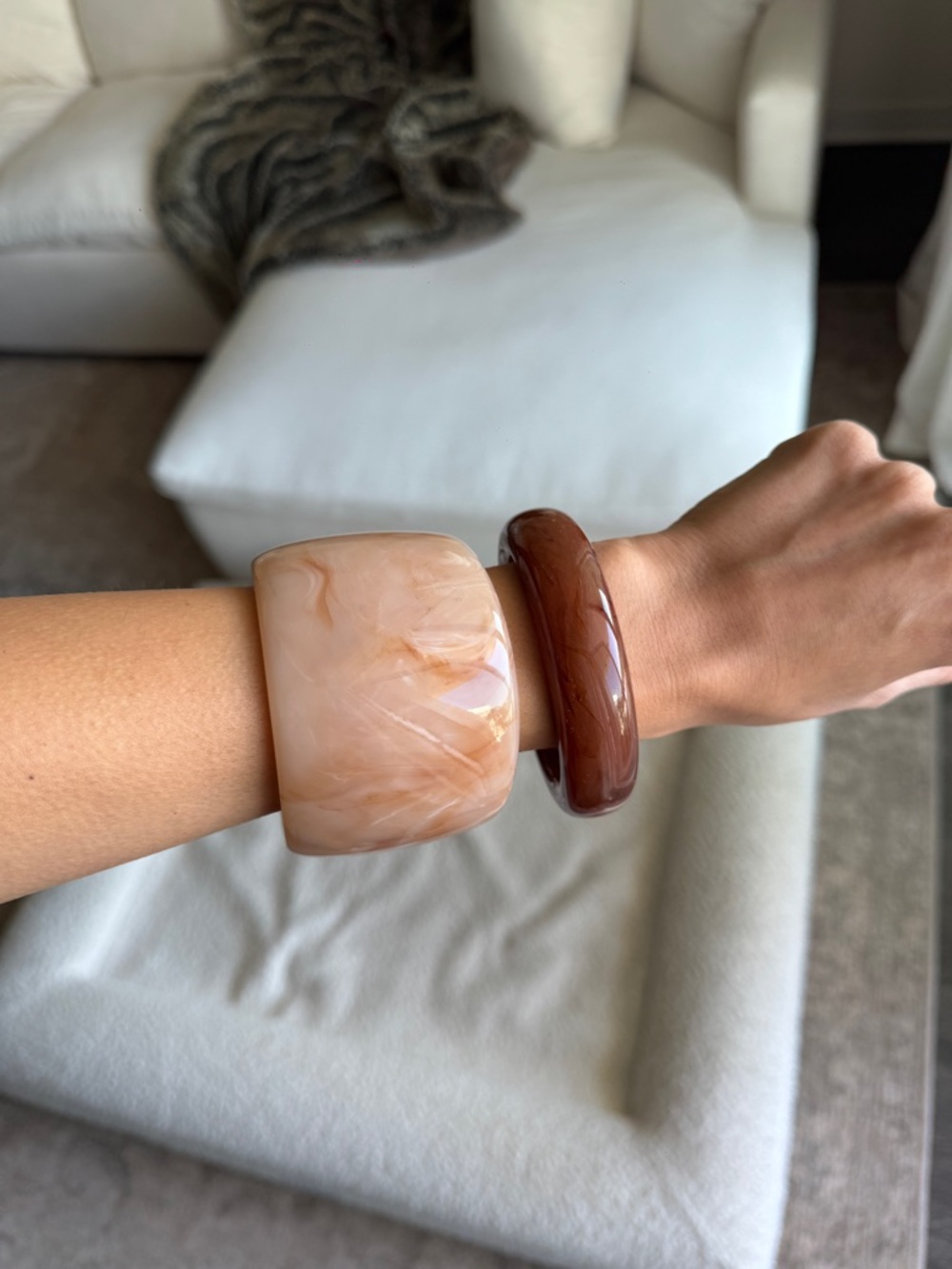 ZARA / RESIN BANGLES